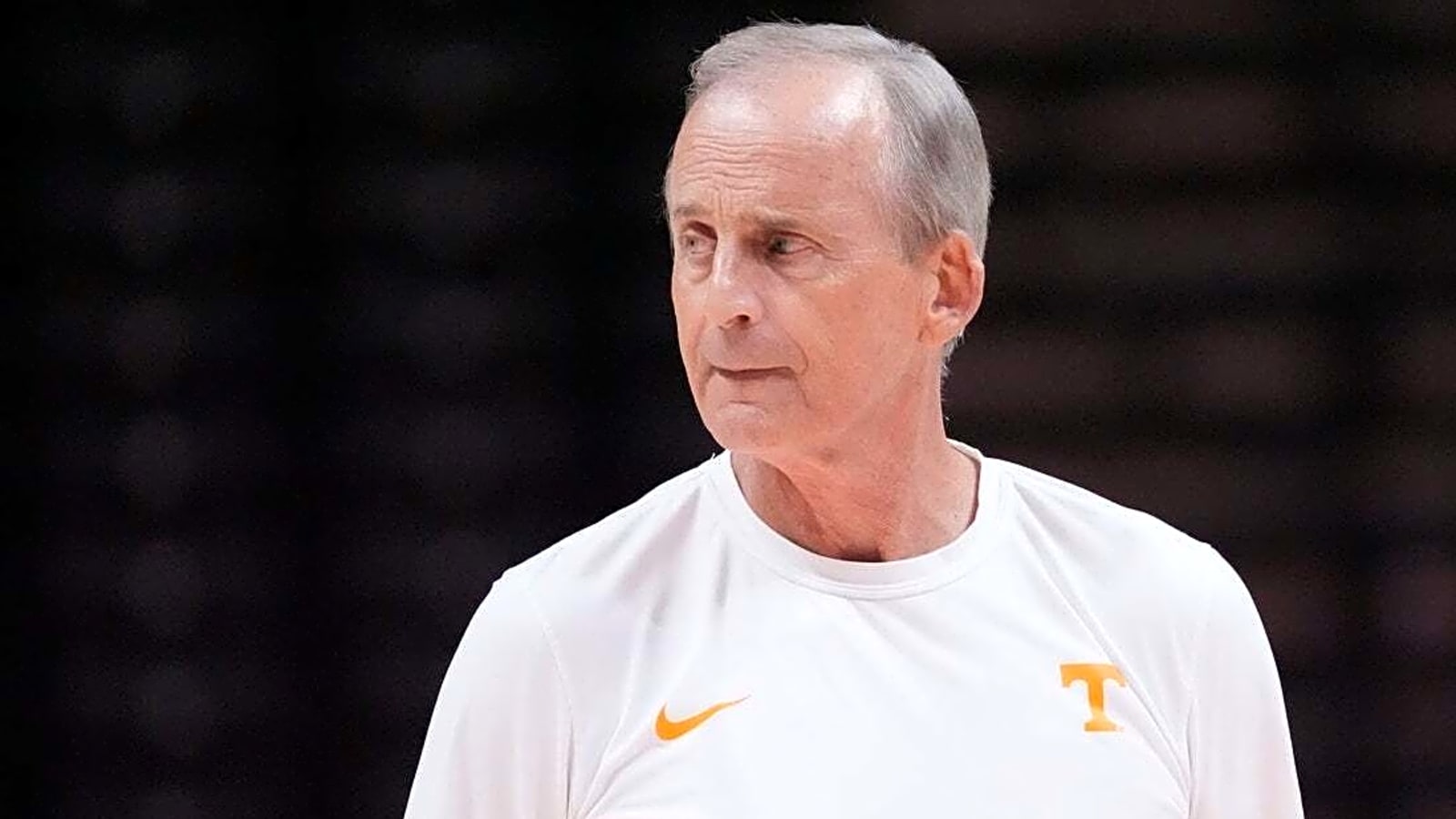 Tennessee awards coach Rick Barnes lifetime contract