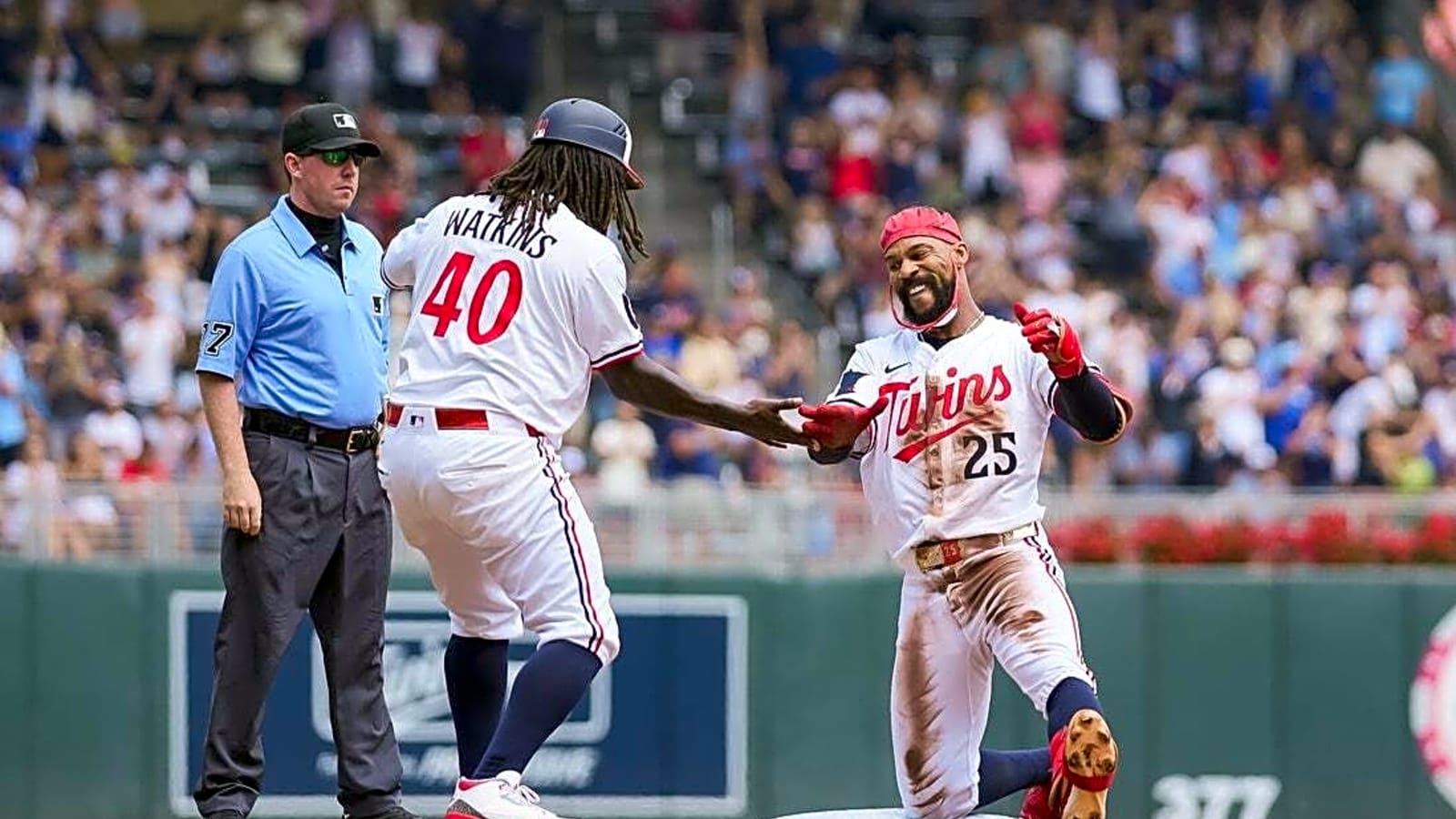 Byron Buxton hits for the cycle, Twins top Pirates