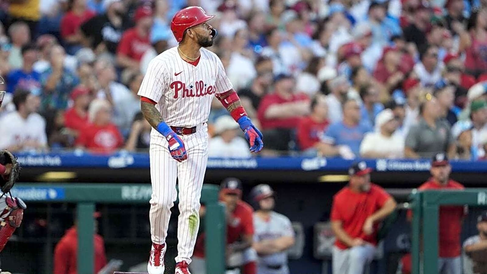 Phillies erupt for 5 runs in fourth inning, hold off Nationals