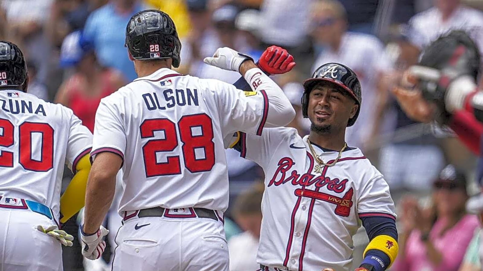 Braves use three home runs to finish off sweep of Twins