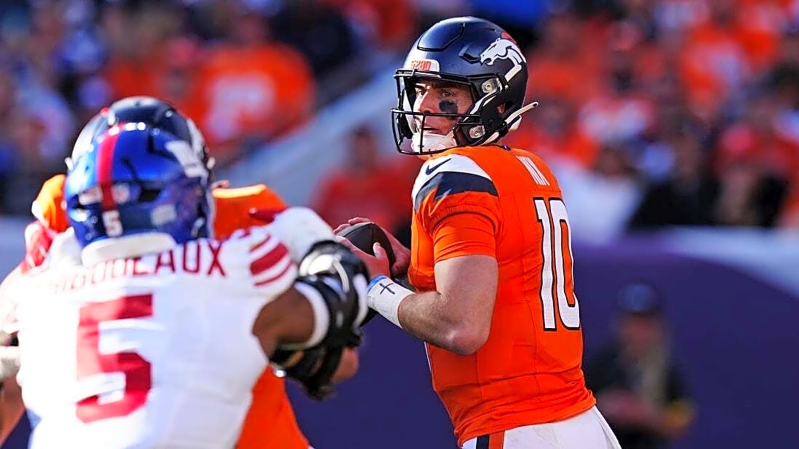 NFL roundup: Broncos top Giants behind historic comeback