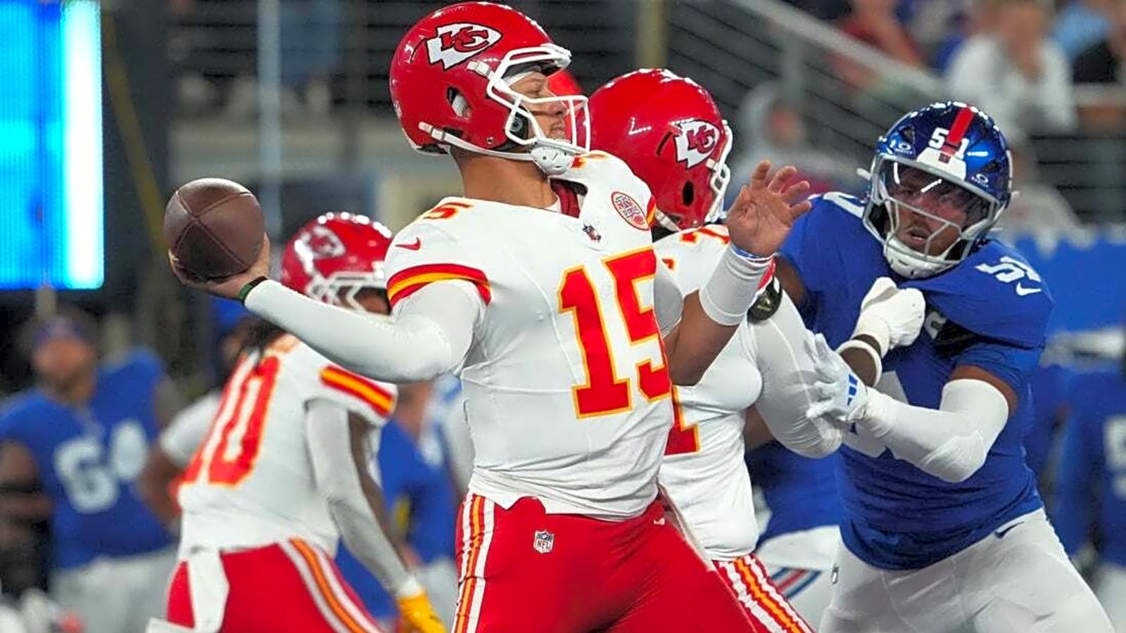 Patrick Mahomes leads Chiefs to season&#39;s 1st win vs. Giants