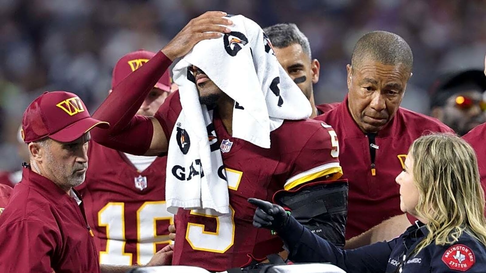 Commanders QB Jayden Daniels practices in limited capacity