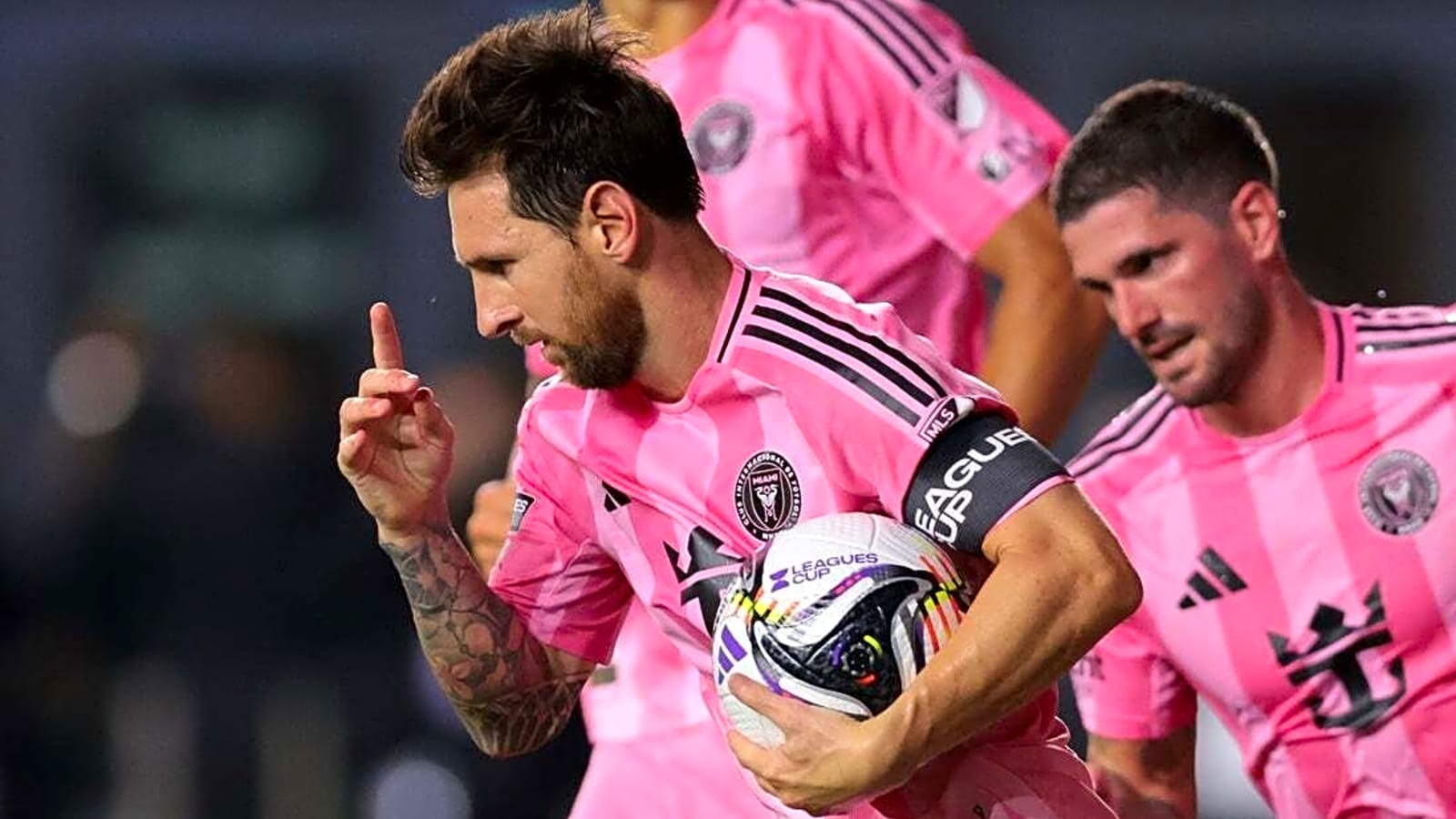 Lionel Messi&#39;s late flurry sends Inter Miami to Leagues Cup final