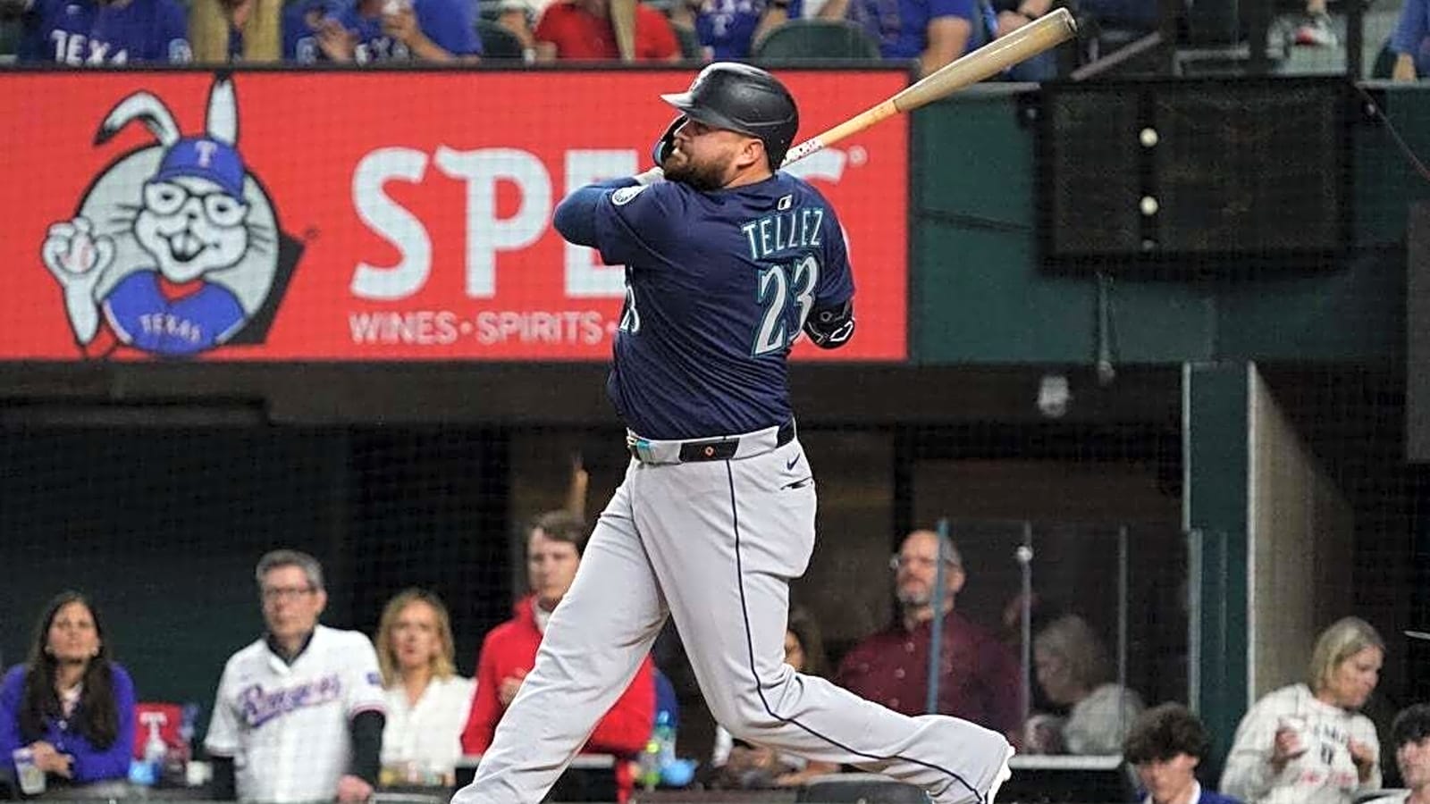Rowdy Tellez&#39;s pinch single lifts Mariners over swooning Rangers
