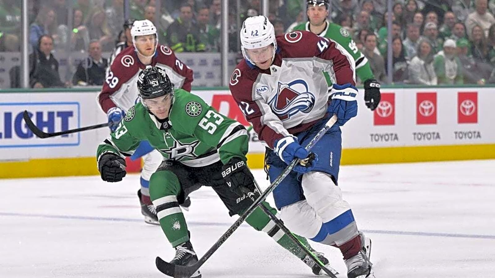 Colin Blackwell&#39;s OT goal helps Stars even series with Avalanche