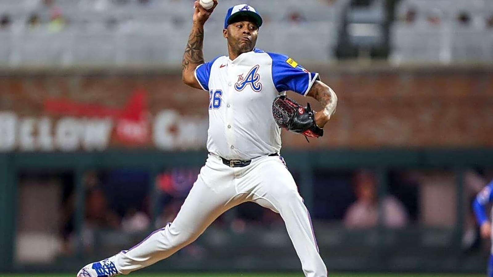 Braves acquire Mauricio Dubon from Astros, sign Raisel Iglesias to 1-year deal