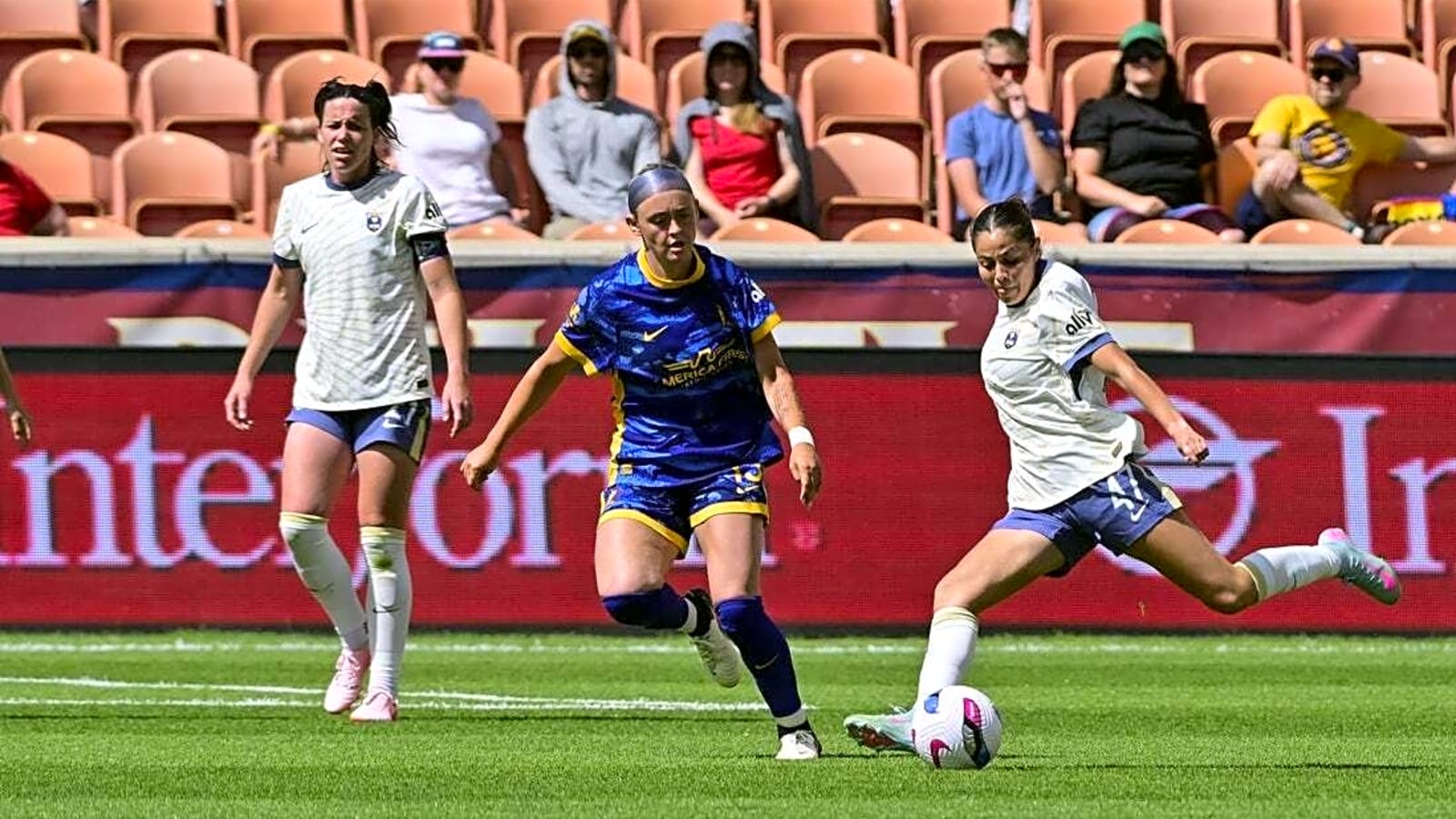 Ji So-Yun shines in Reign FC rout of Royals