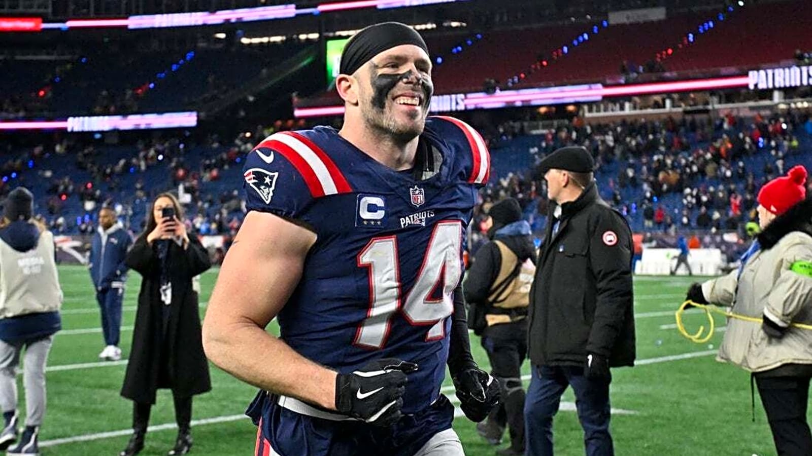 Patriots LB Robert Spillane heads to locker room