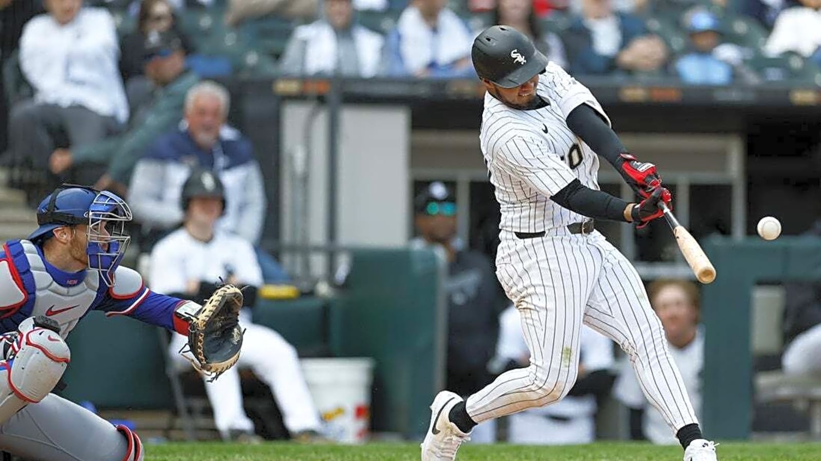 White Sox win second straight against Rangers