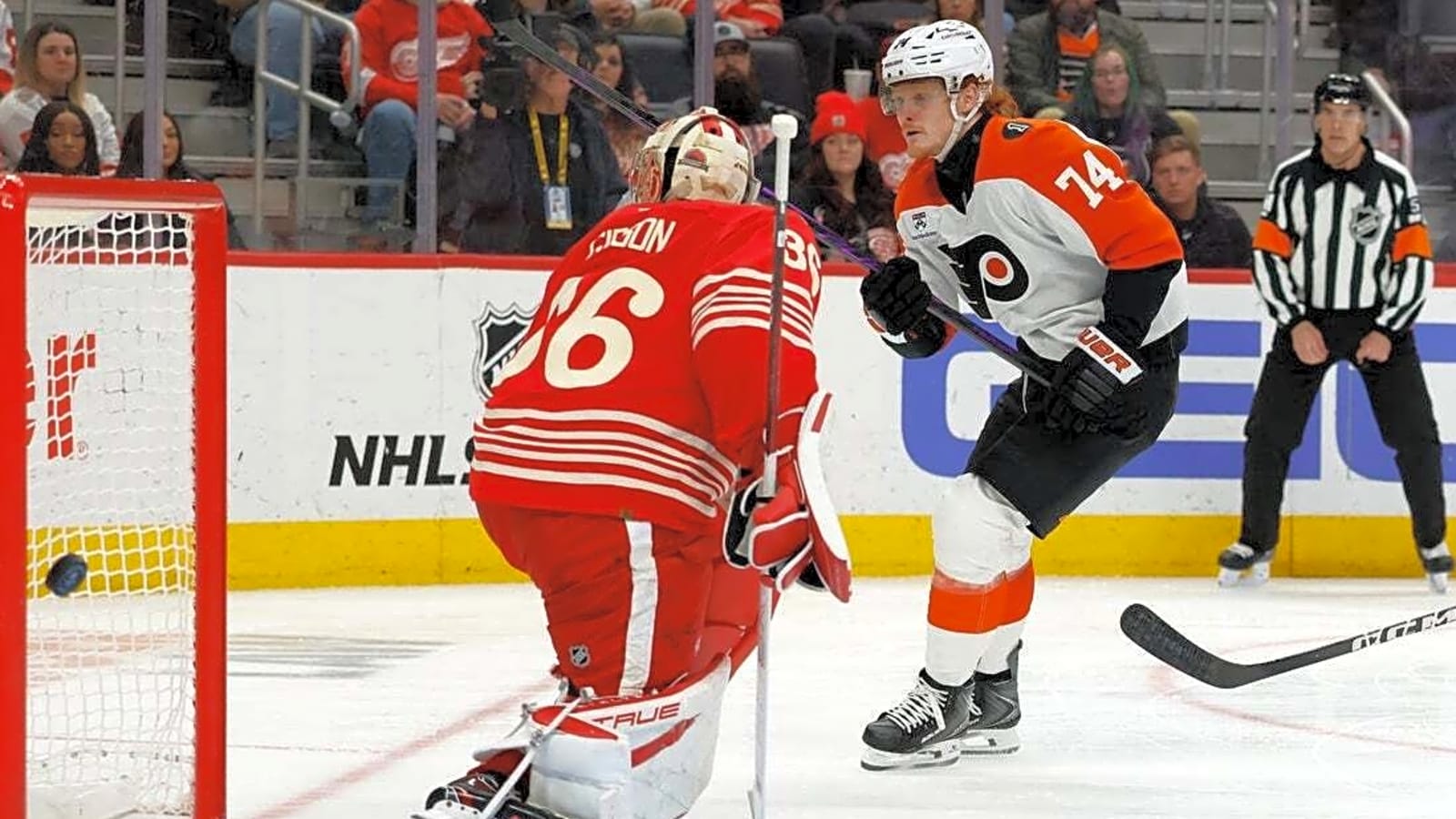Deadlocked Wings, Flyers face off in critical encounter