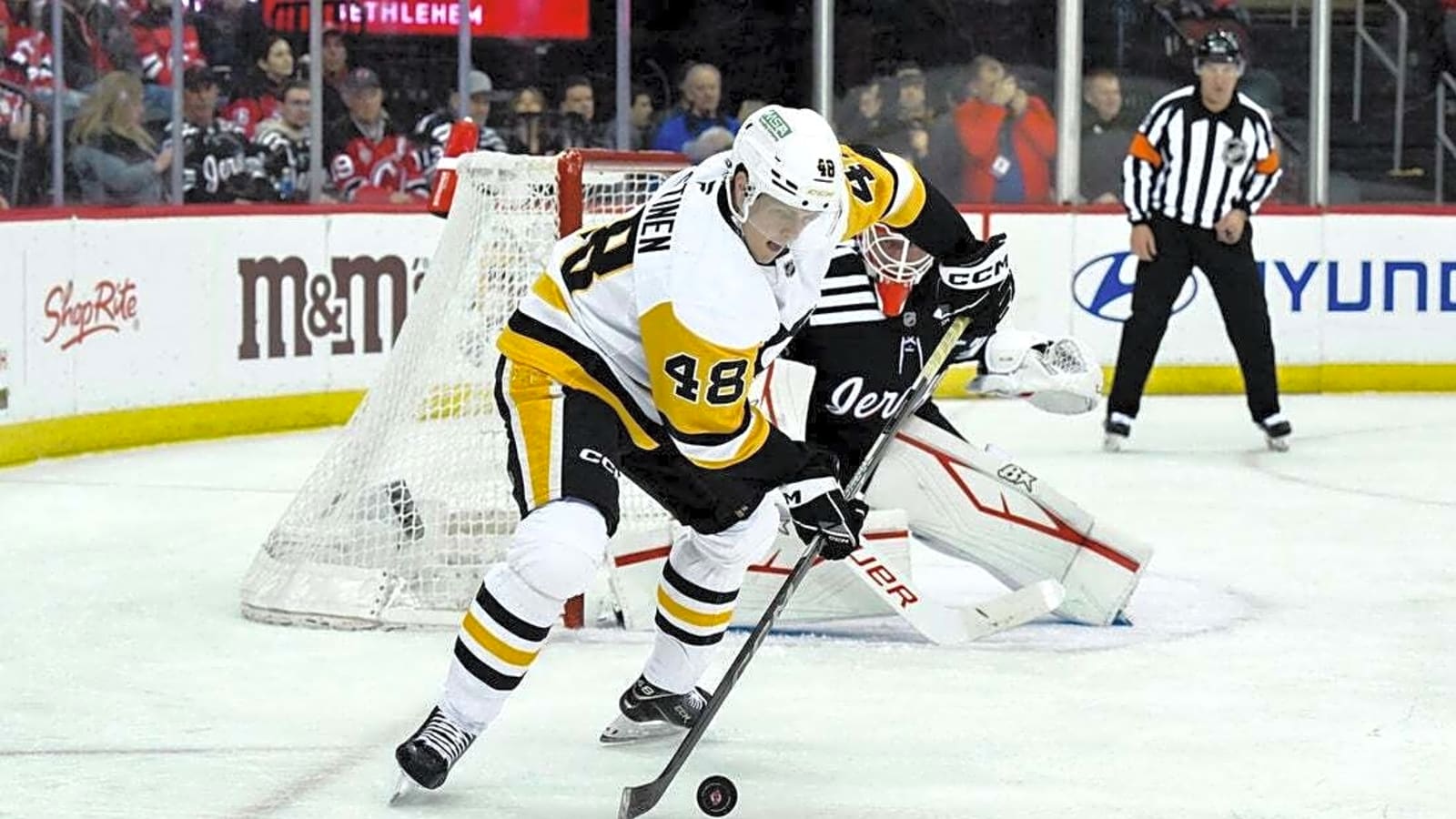 Sidney Crosby rescues Penguins in win over Devils