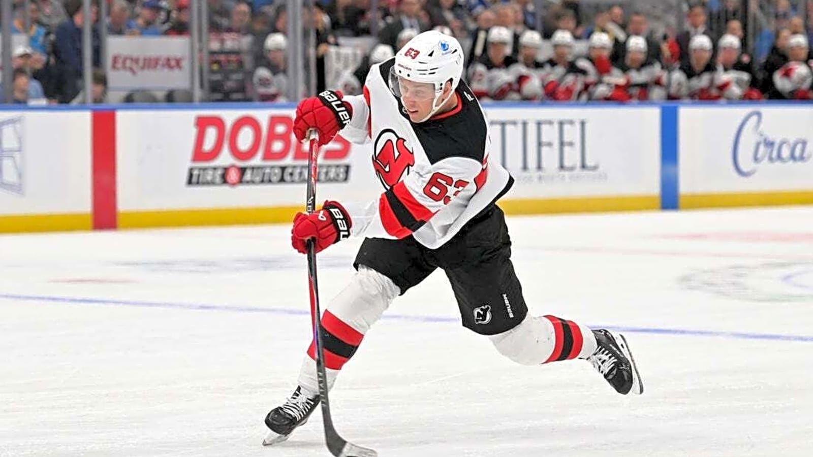 Quiet at deadline, Devils and Rangers renew rivalry