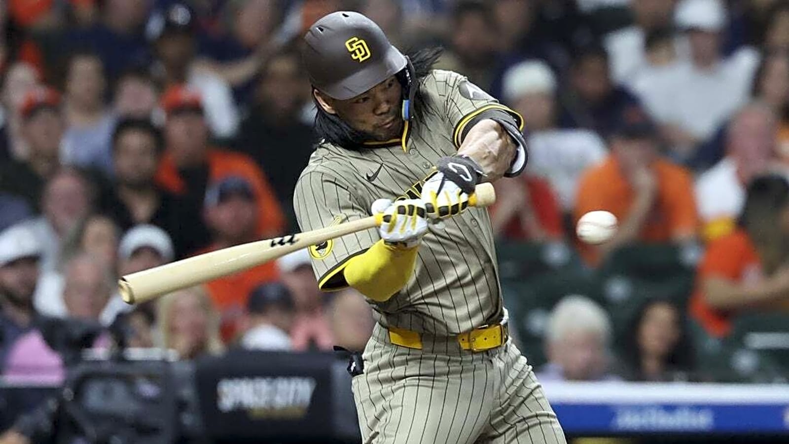 Reds acquire Connor Joe in trade with Padres
