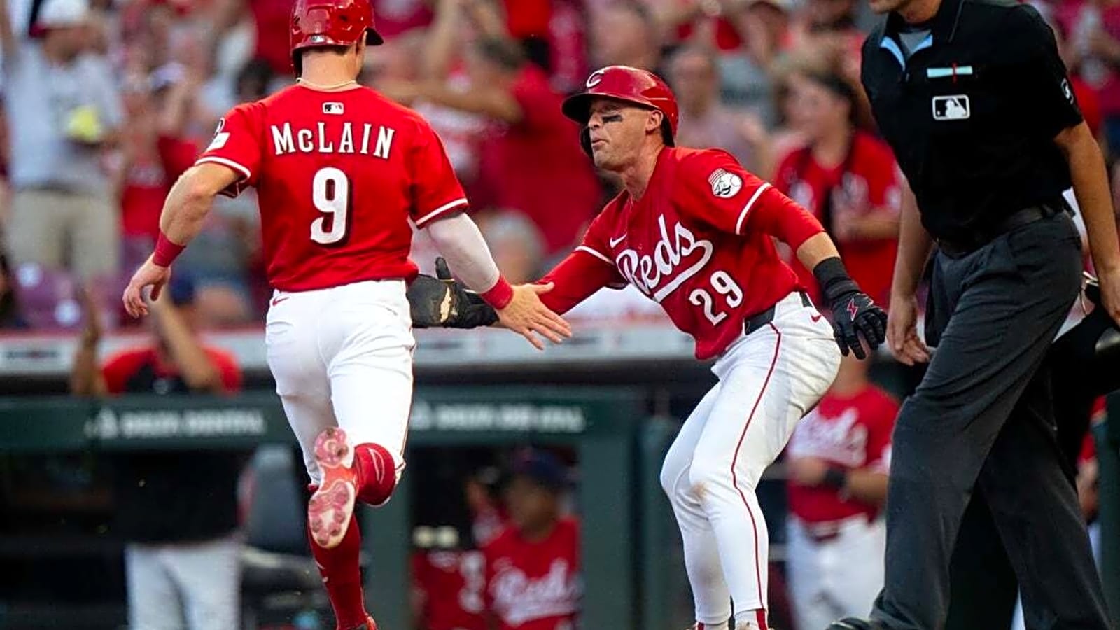 Elly De La Cruz delivers clutch hit as Reds stay hot, beat Rays