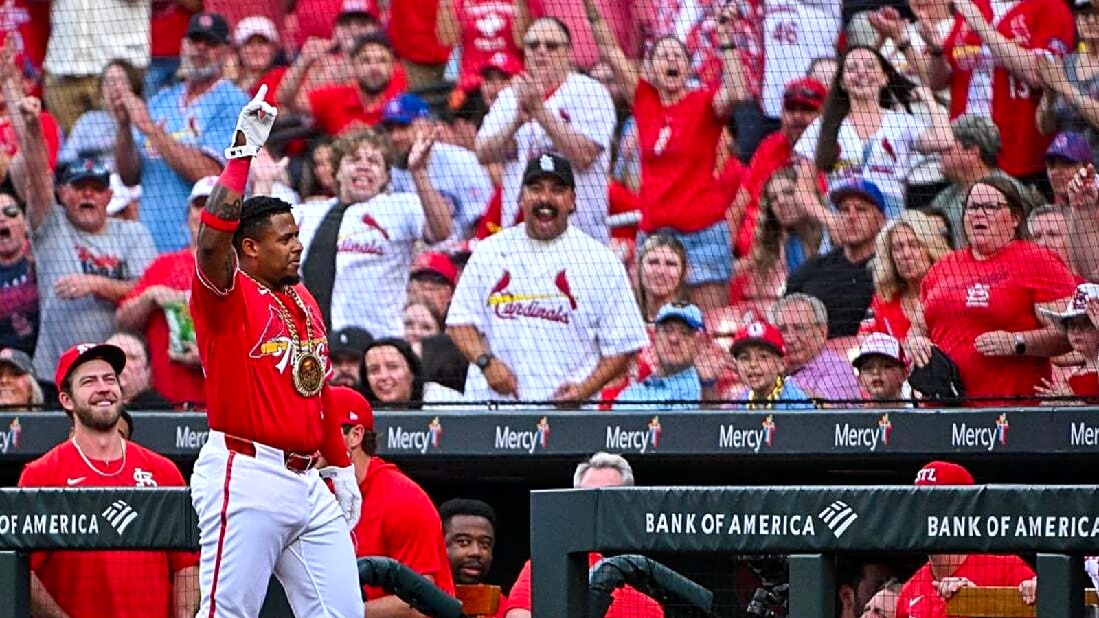 Cardinals pursue another power surge against cold Cubs