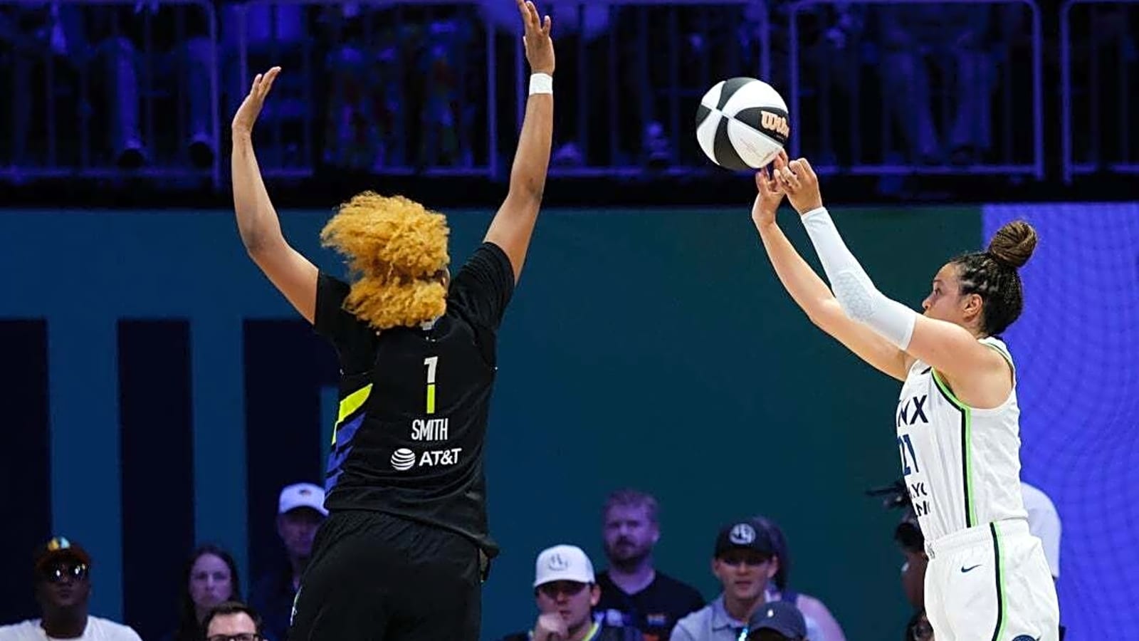 Lynx rise to 9-0 by handling last-place Wings