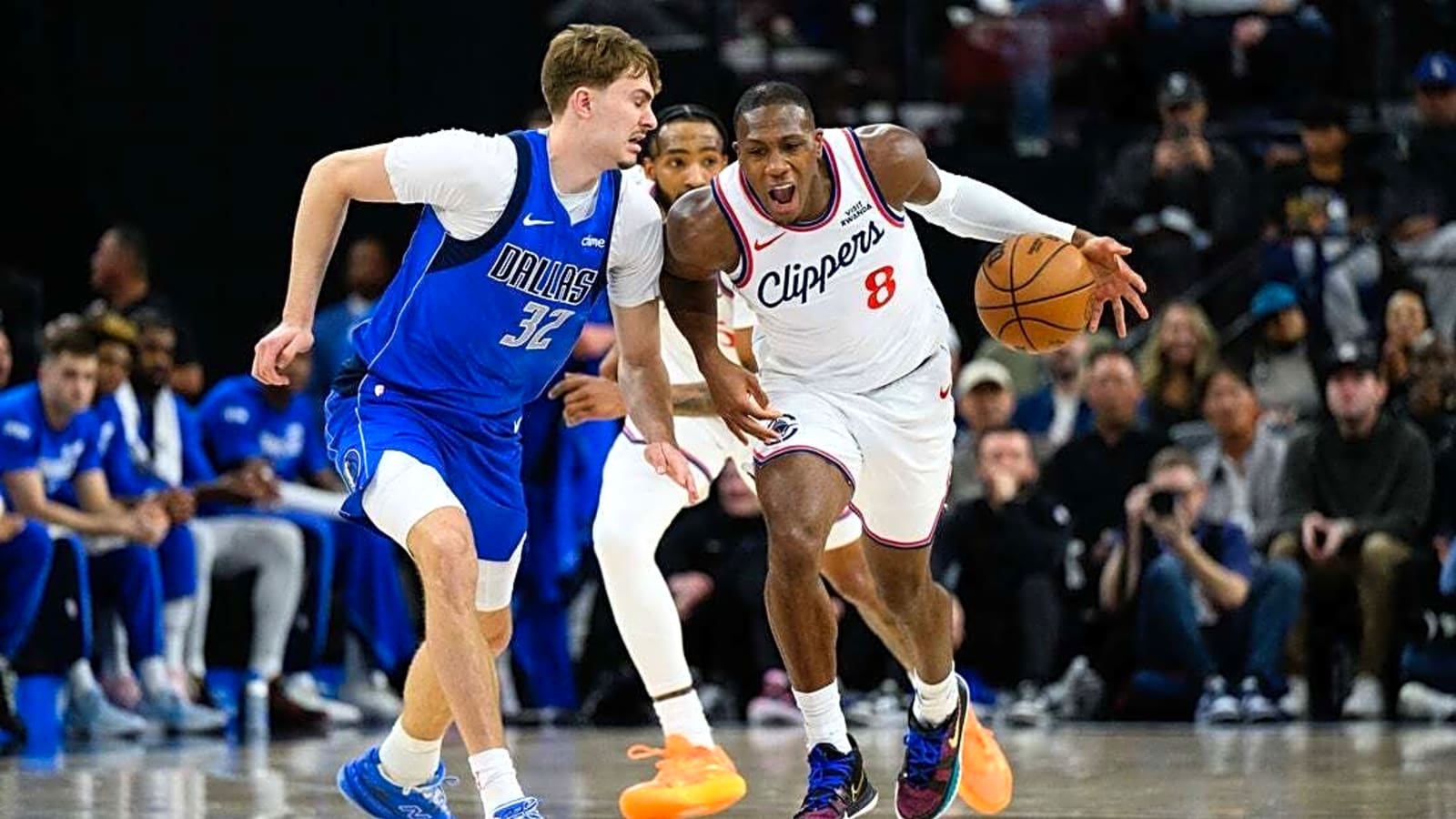 Clippers squander big early lead but hold off Mavs