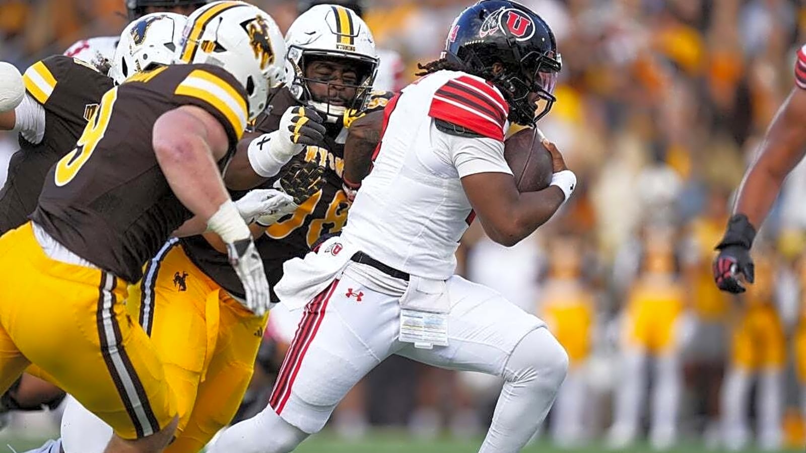 Devon Dampier tosses 2 TDs as No. 20 Utah takes down Wyoming
