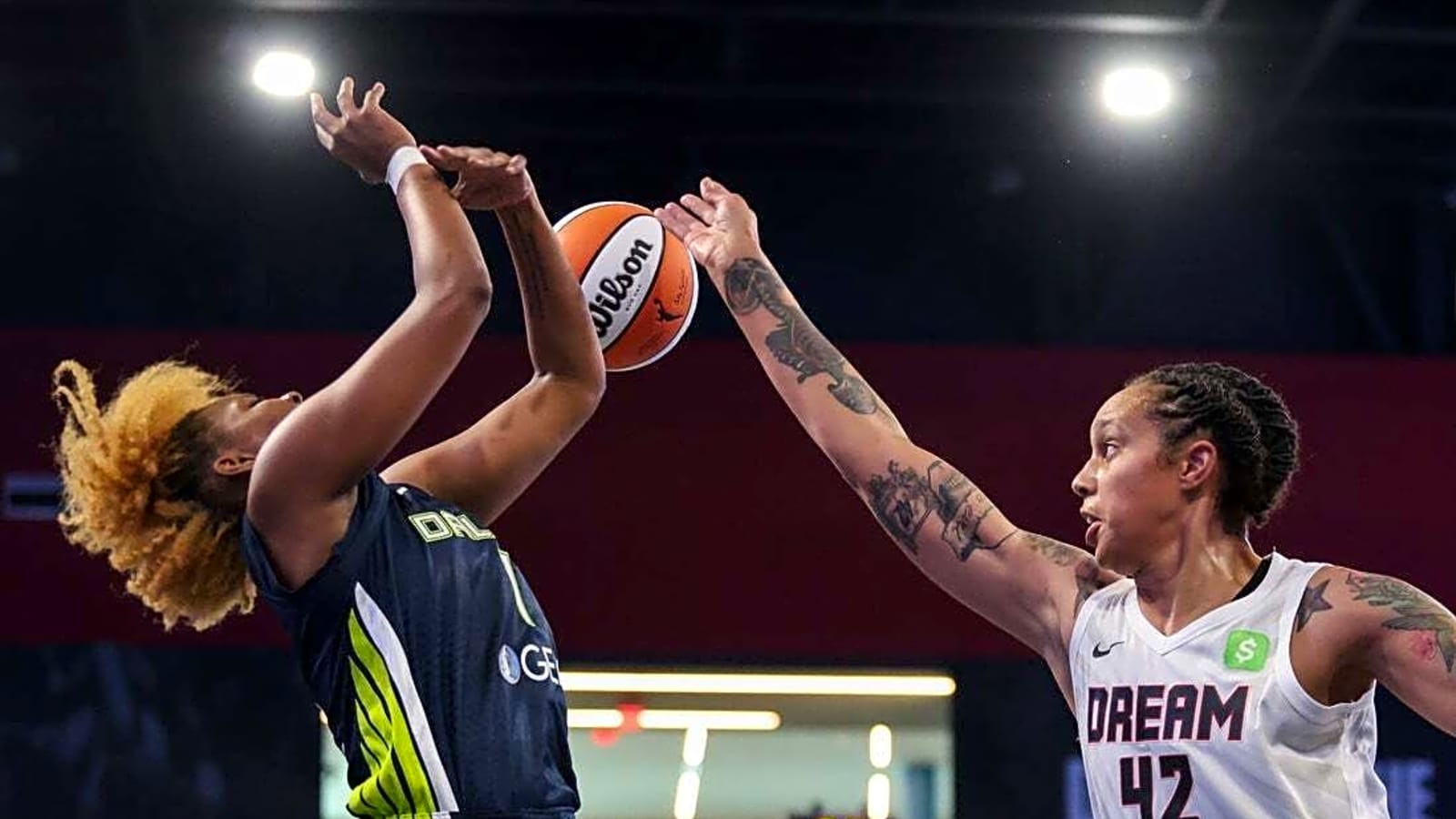 Allisha Gray helps Dream pull away from Wings