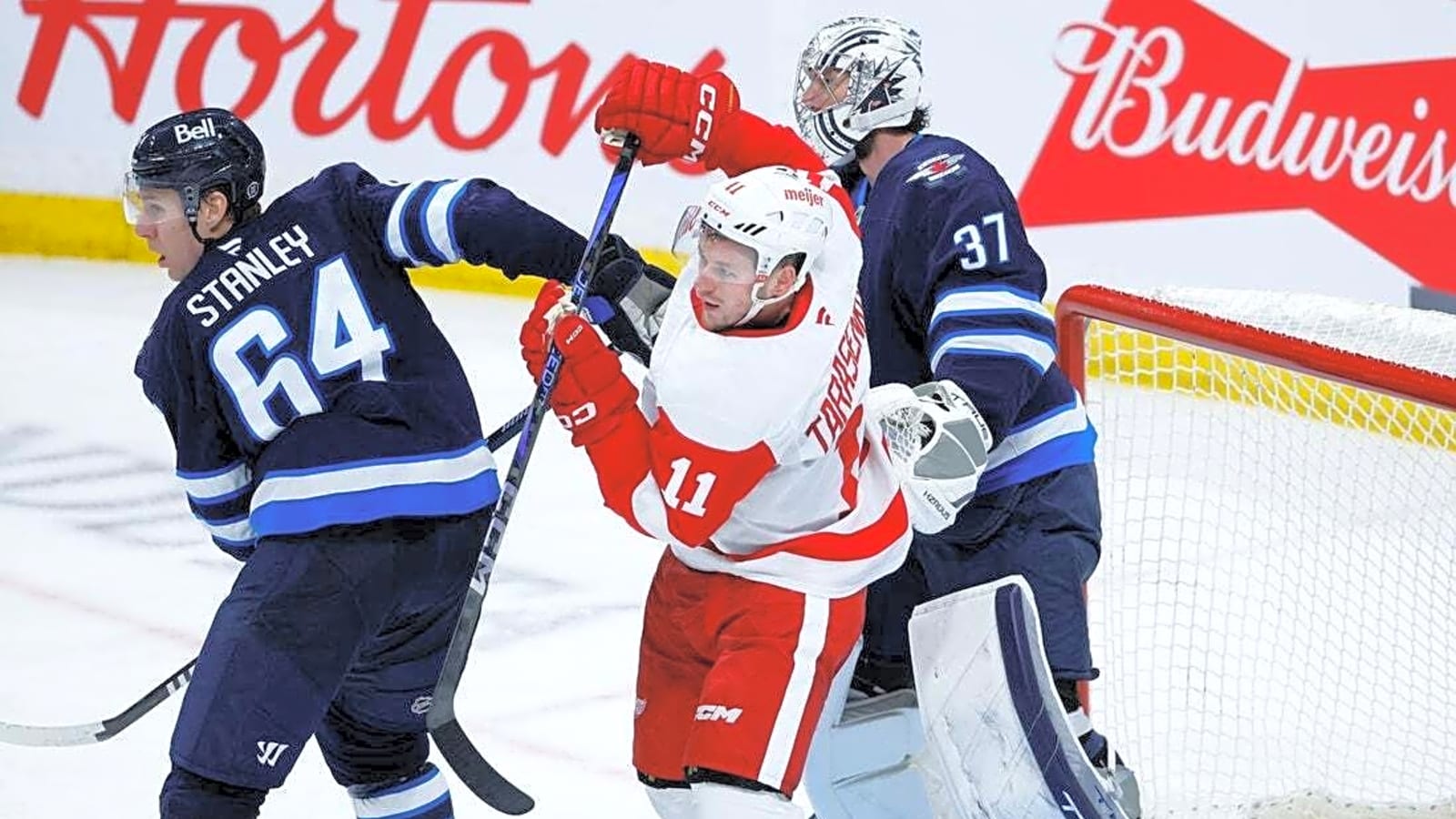 Red Wings ride point streak into clash with Jets