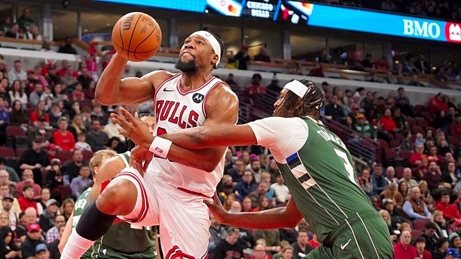 Bulls use 27-0 run to snap 11-game losing streak vs. Bucks
