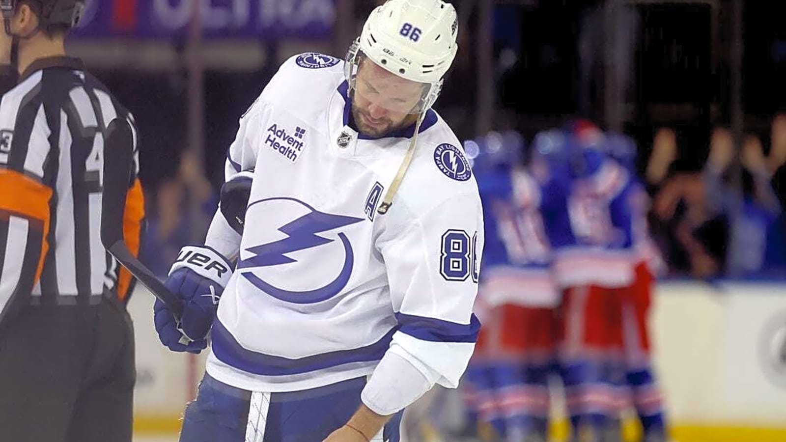 Lightning chase 'pushback' in home opener against Capitals