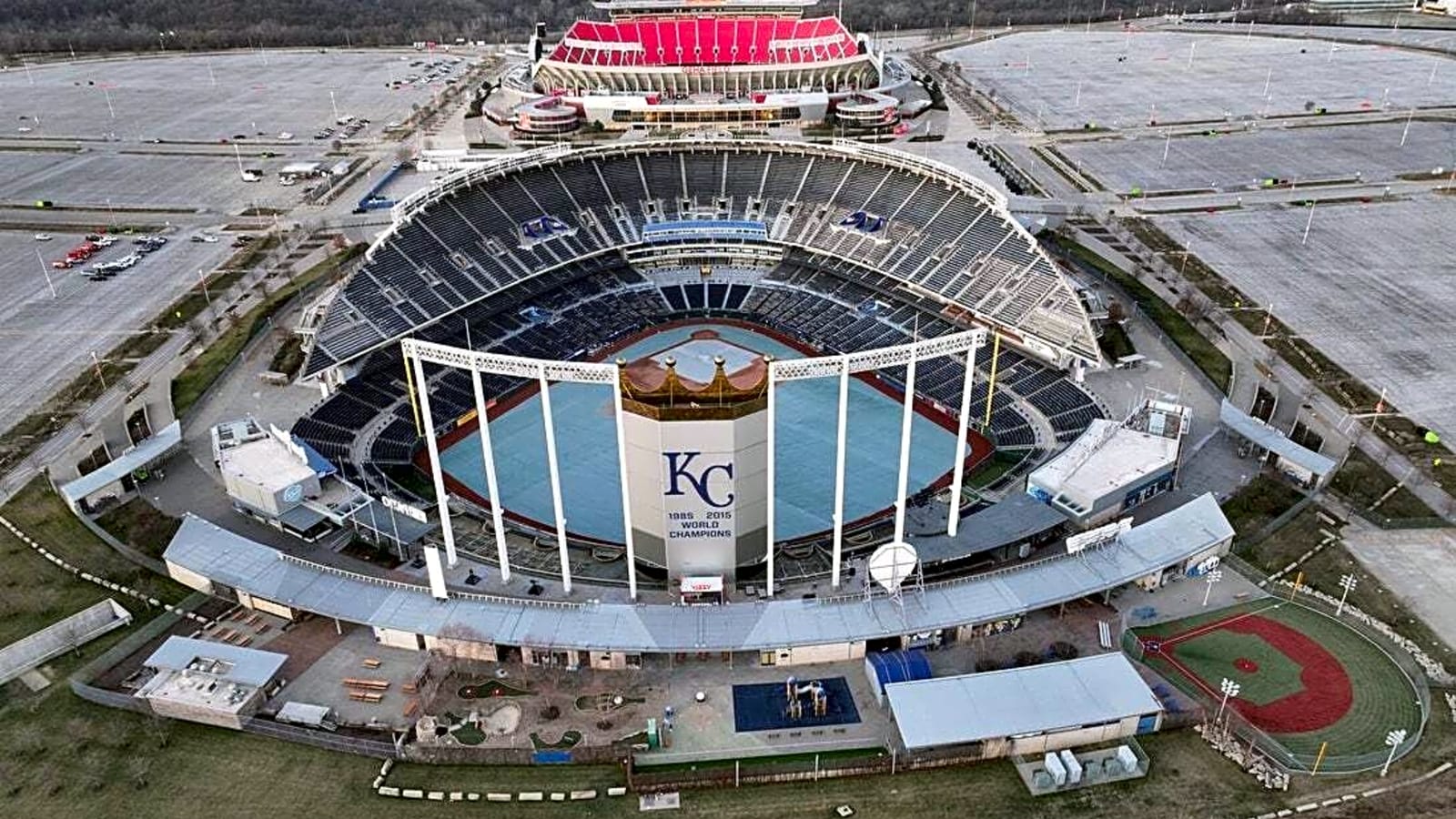 Missouri governor signs off on financial aid for Chiefs, Royals stadiums
