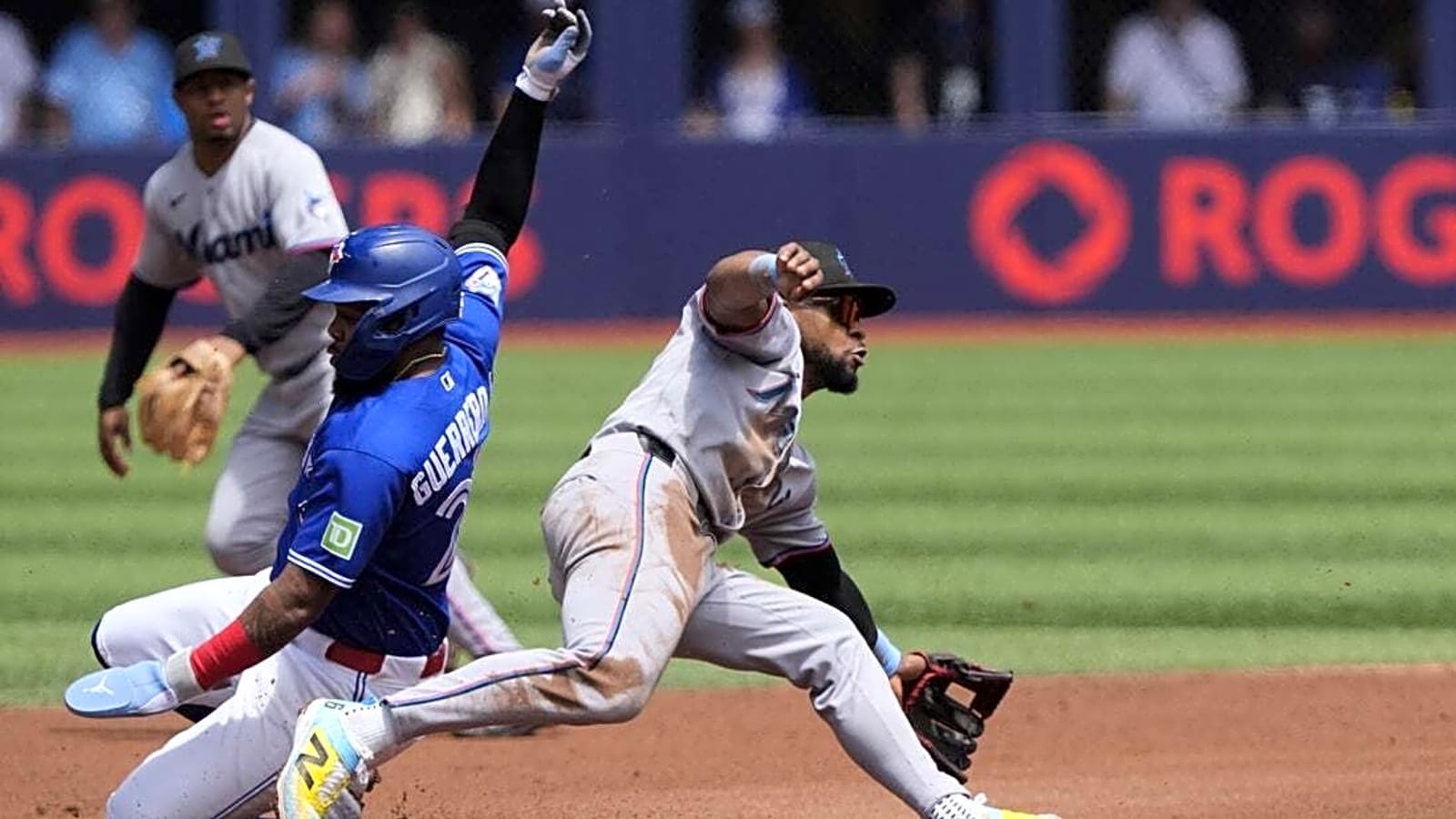 Kazuma Okamoto's 6th inning homer lifts Jays over Marlins