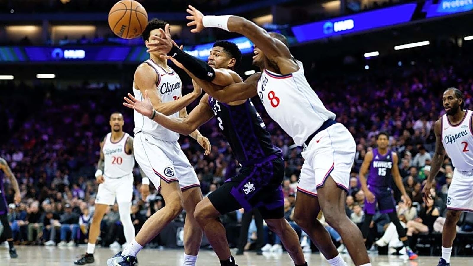 Kawhi Leonard, Clippers send Kings to 11th straight defeat