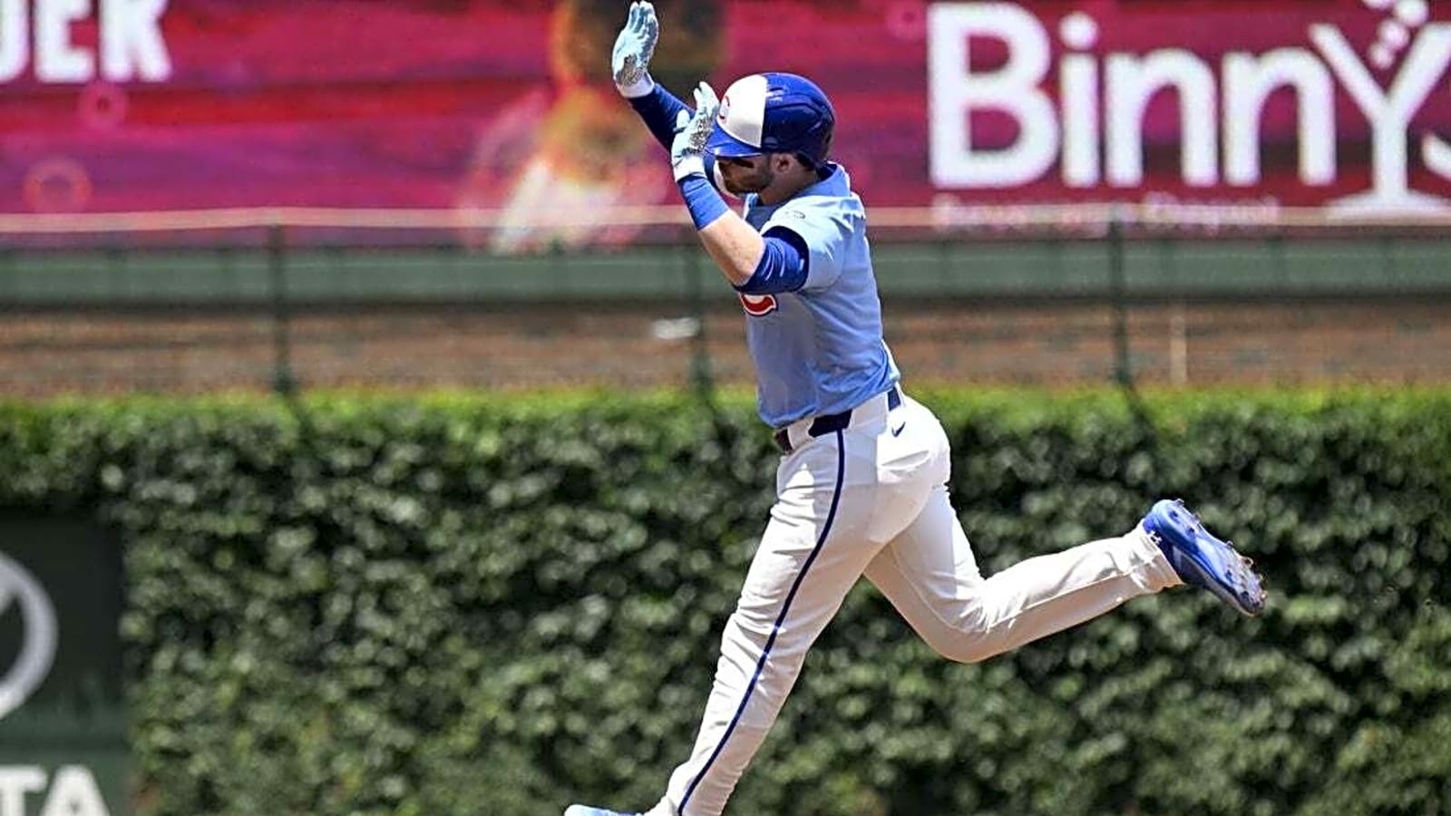 Cubs&#39; Ian Happ looks to continue power surge vs. Cards