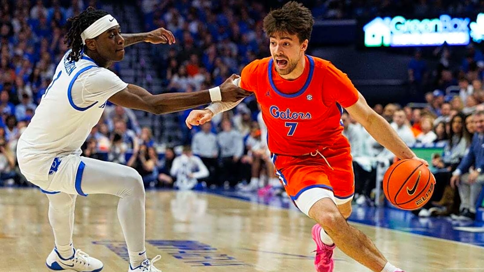 No. 5 Florida cruises past Kentucky for 11th straight win