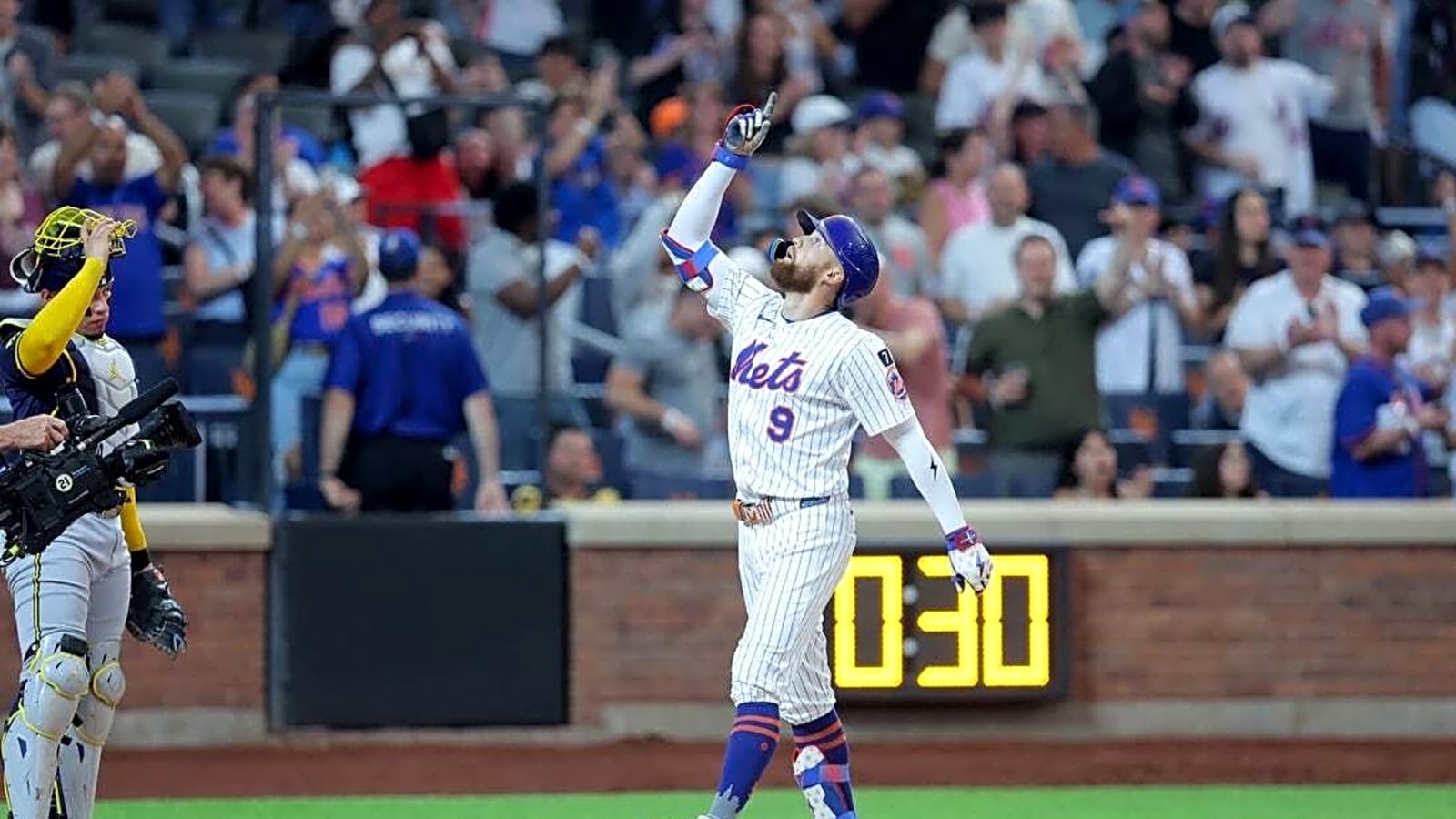 David Peterson ends winless skid; pitches Mets past Brewers