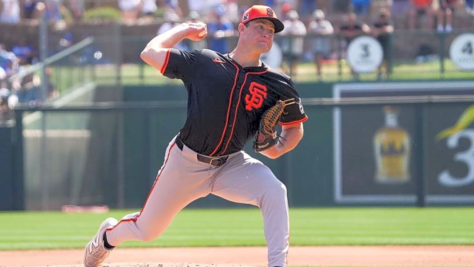 Giants call up RHP Carson Seymour for major league debut