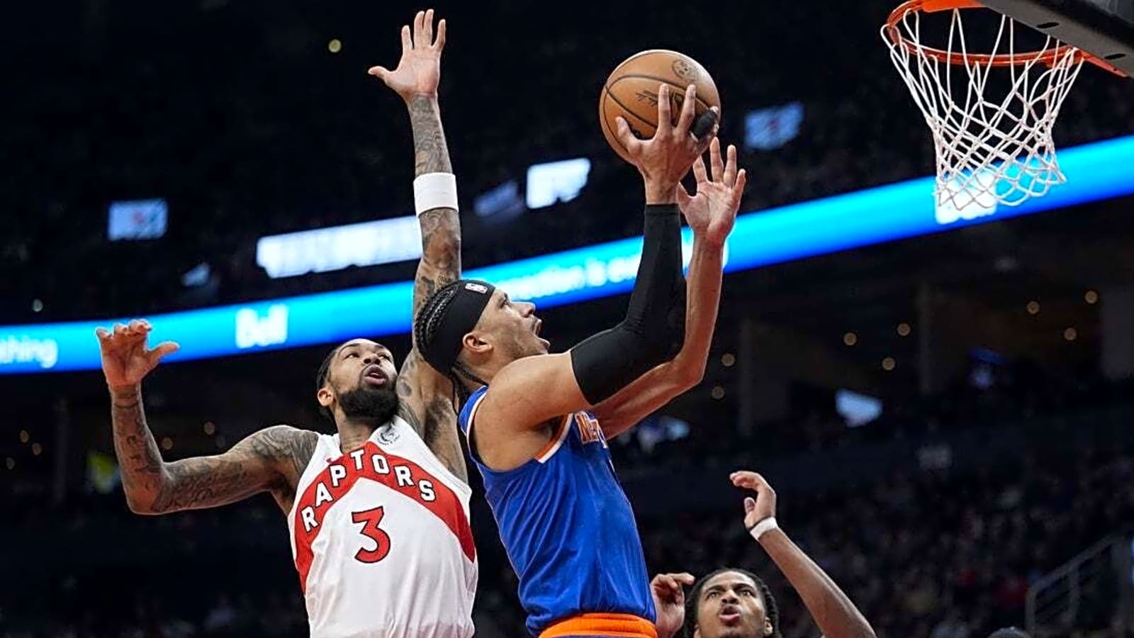 Knicks continue dominance of Raptors with blowout win