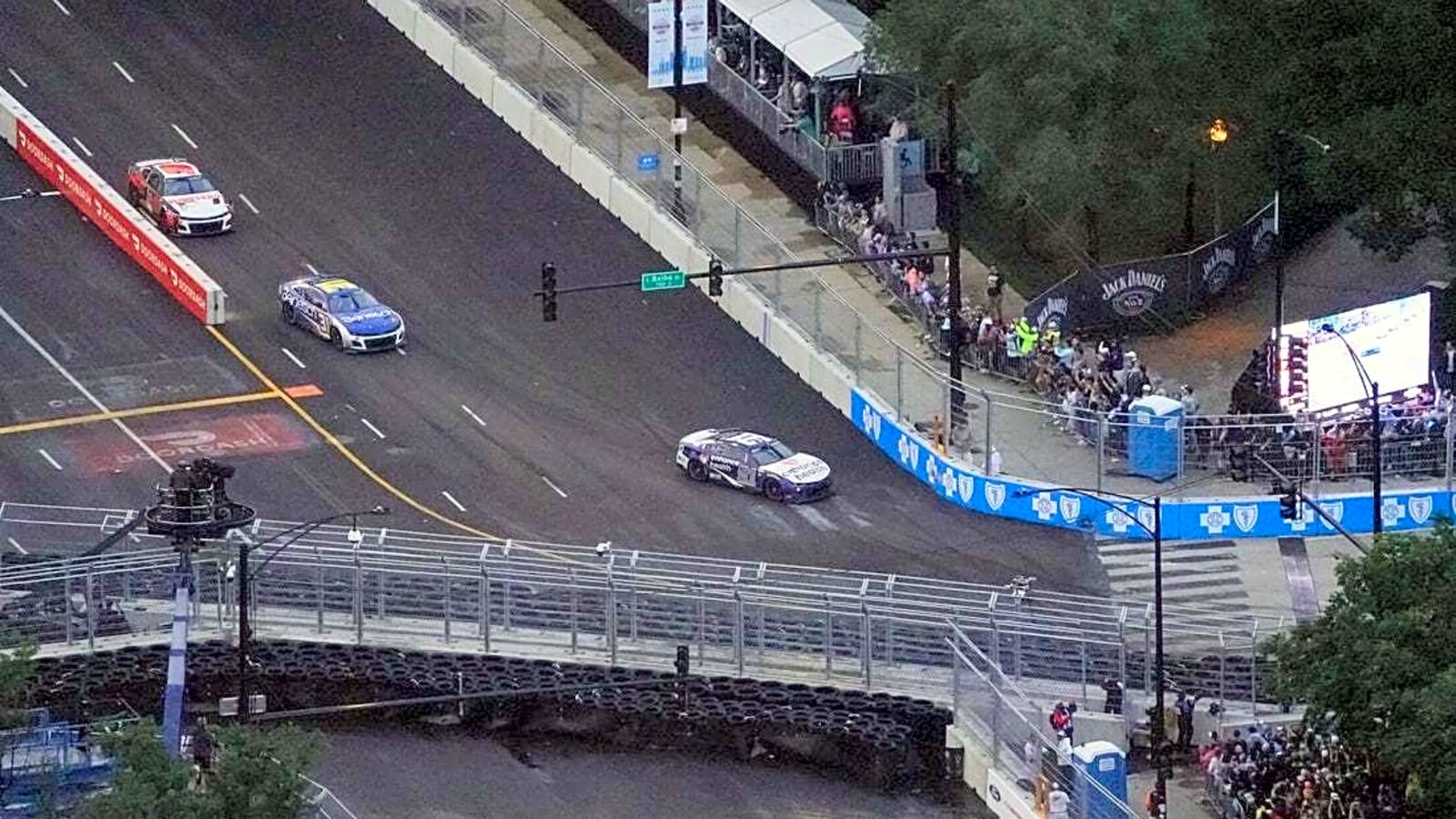 Vicente Salas captures second straight eNASCAR victory