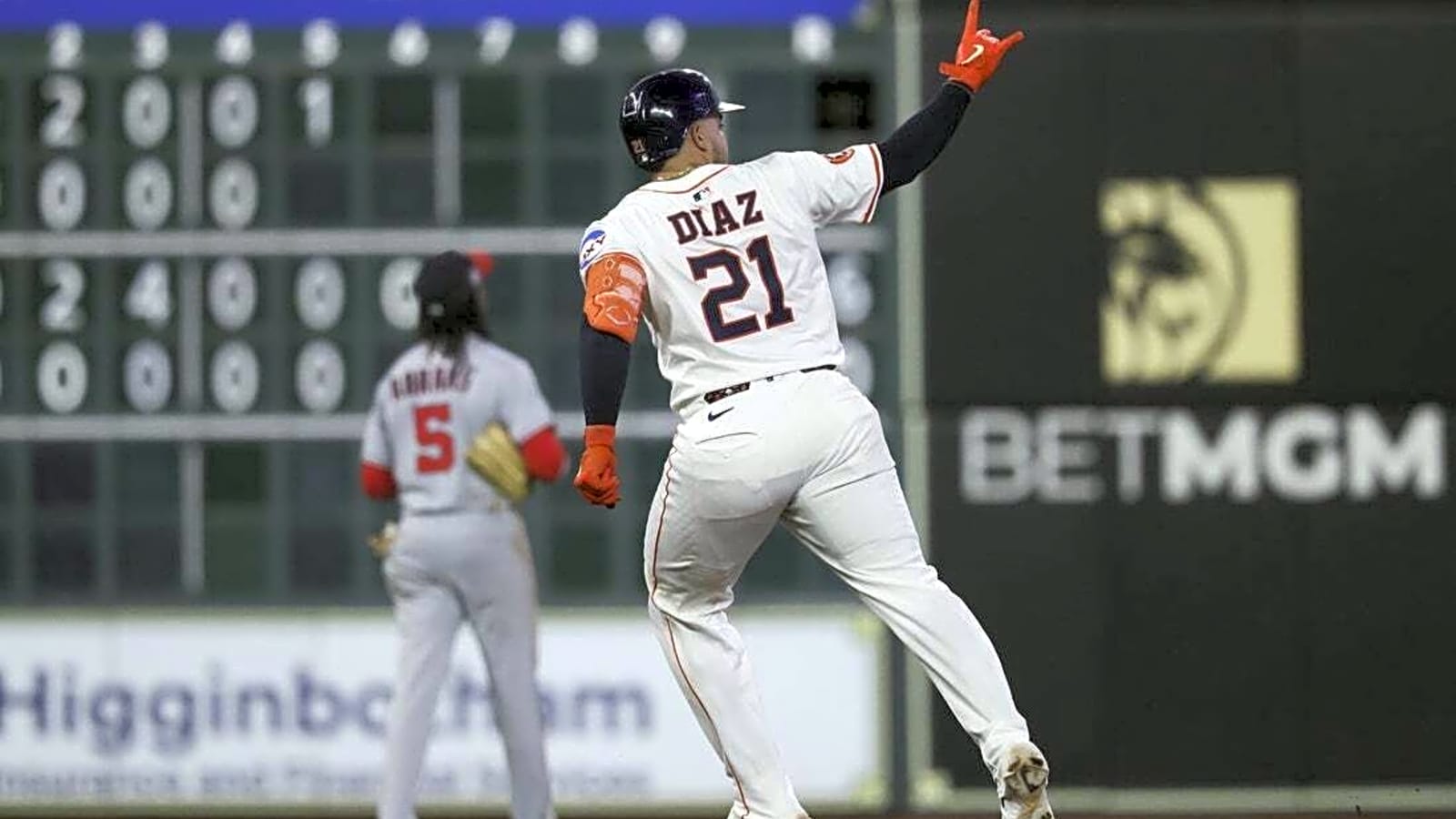 Astros top Nationals to halt 5-game losing skid