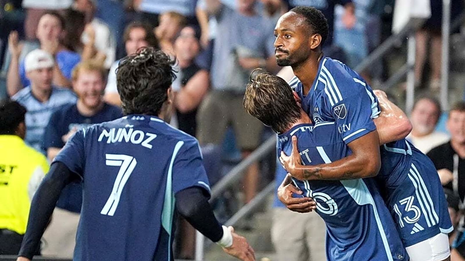 Sporting Kansas City scores three late to stun Rapids