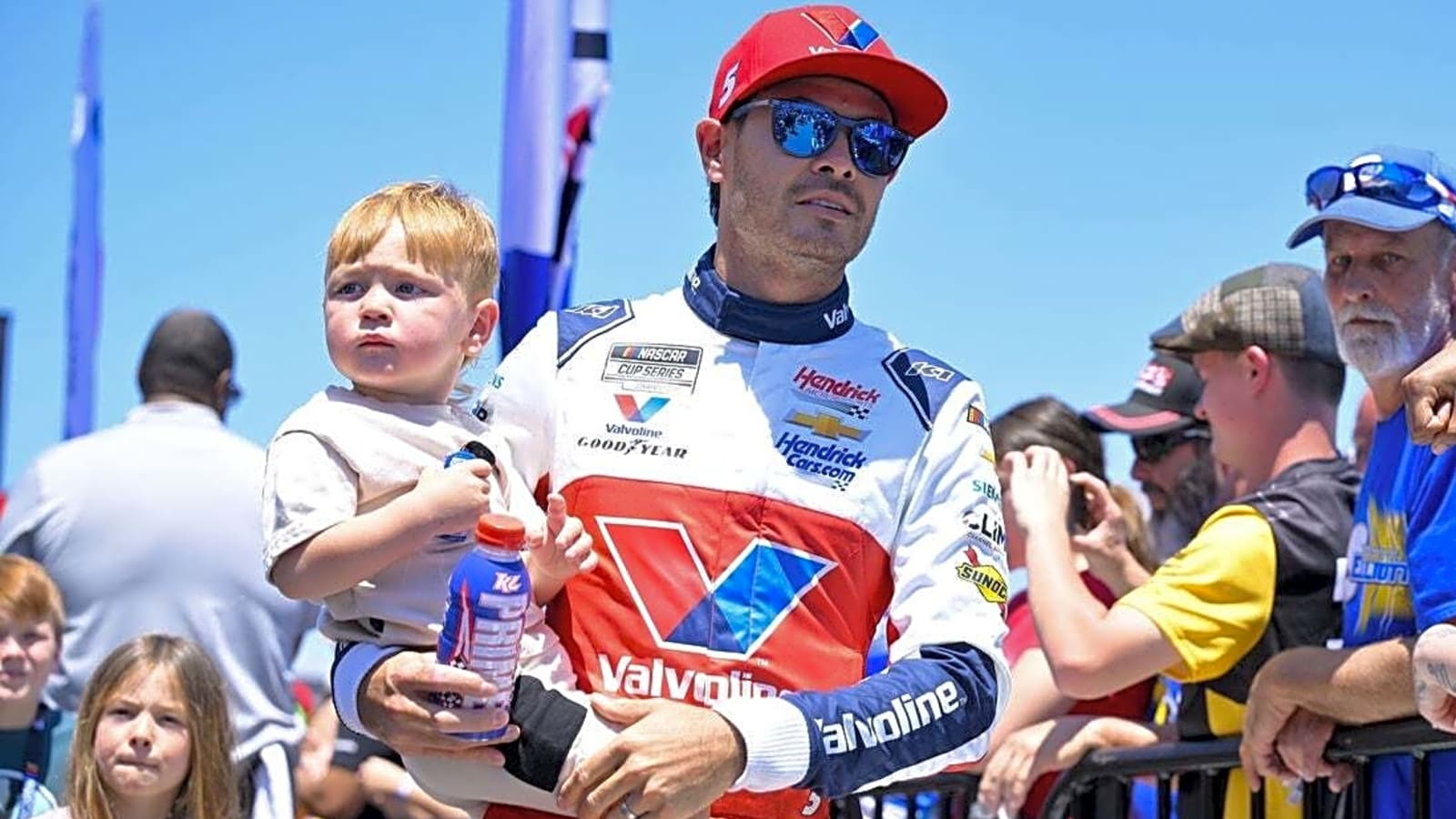 Kyle Larson tops Chris Buescher again, this time for NASCAR Cup pole at Kansas