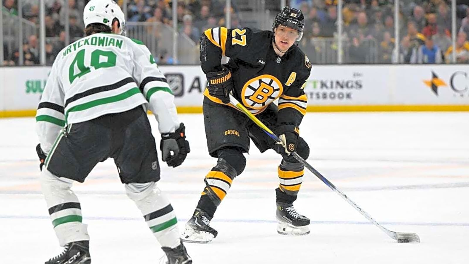 Viktor Arvidsson's hat trick helps Bruins beat Stars, extend surge