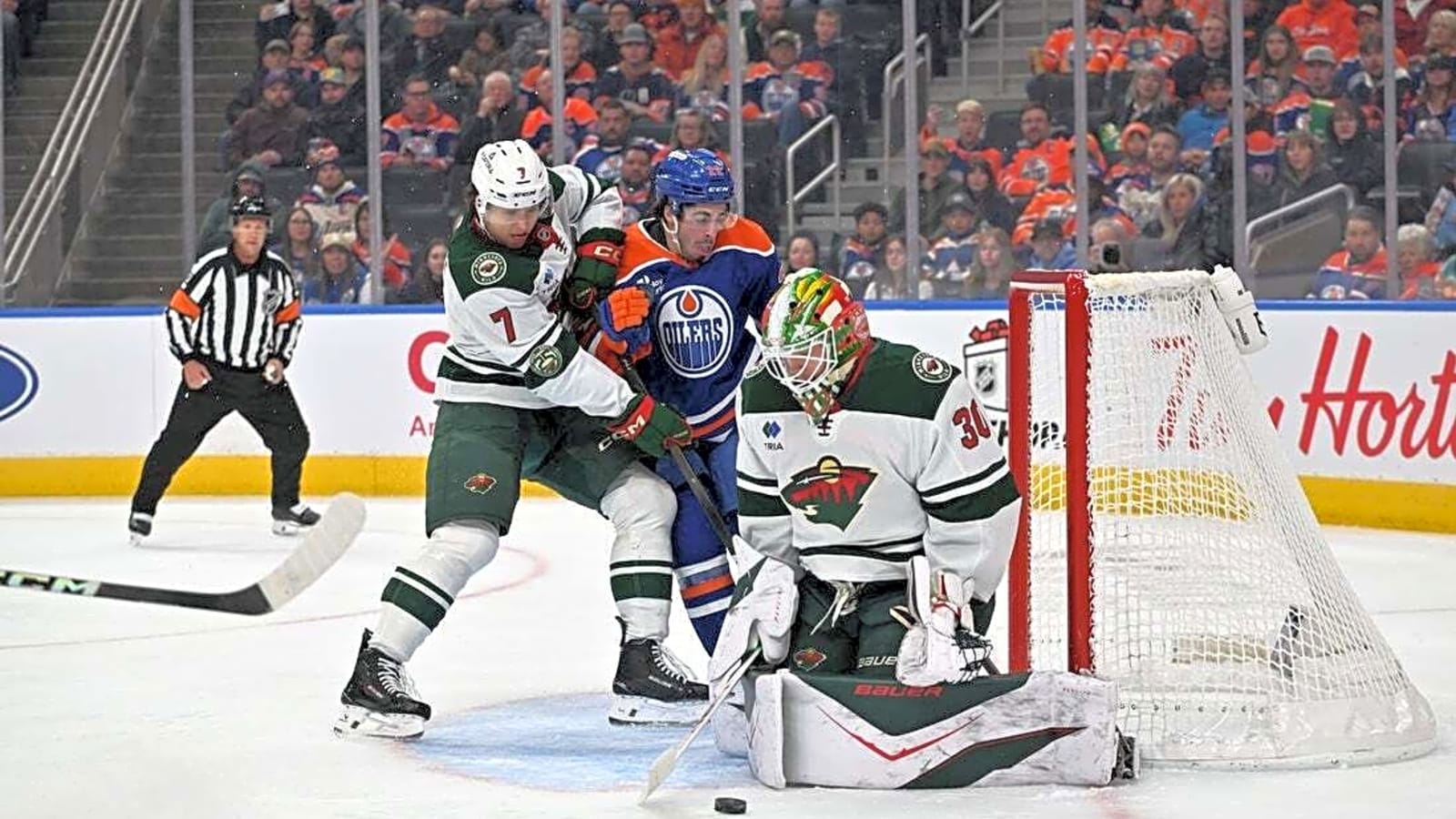Jesper Wallstedt continues stellar run as Wild blank Oilers