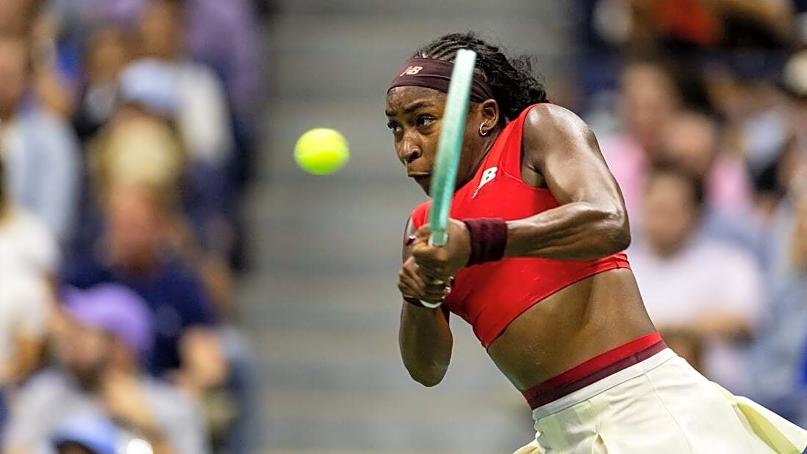 Coco Gauff struggles but holds off Leylah Fernandez to advance in China