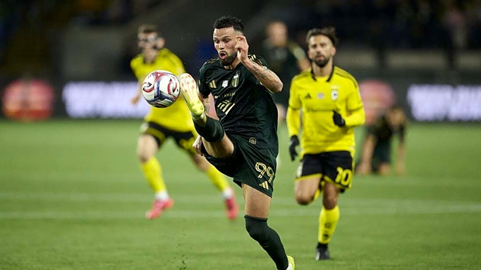 Ariel Lassiter's late strike lifts Portland past Columbus