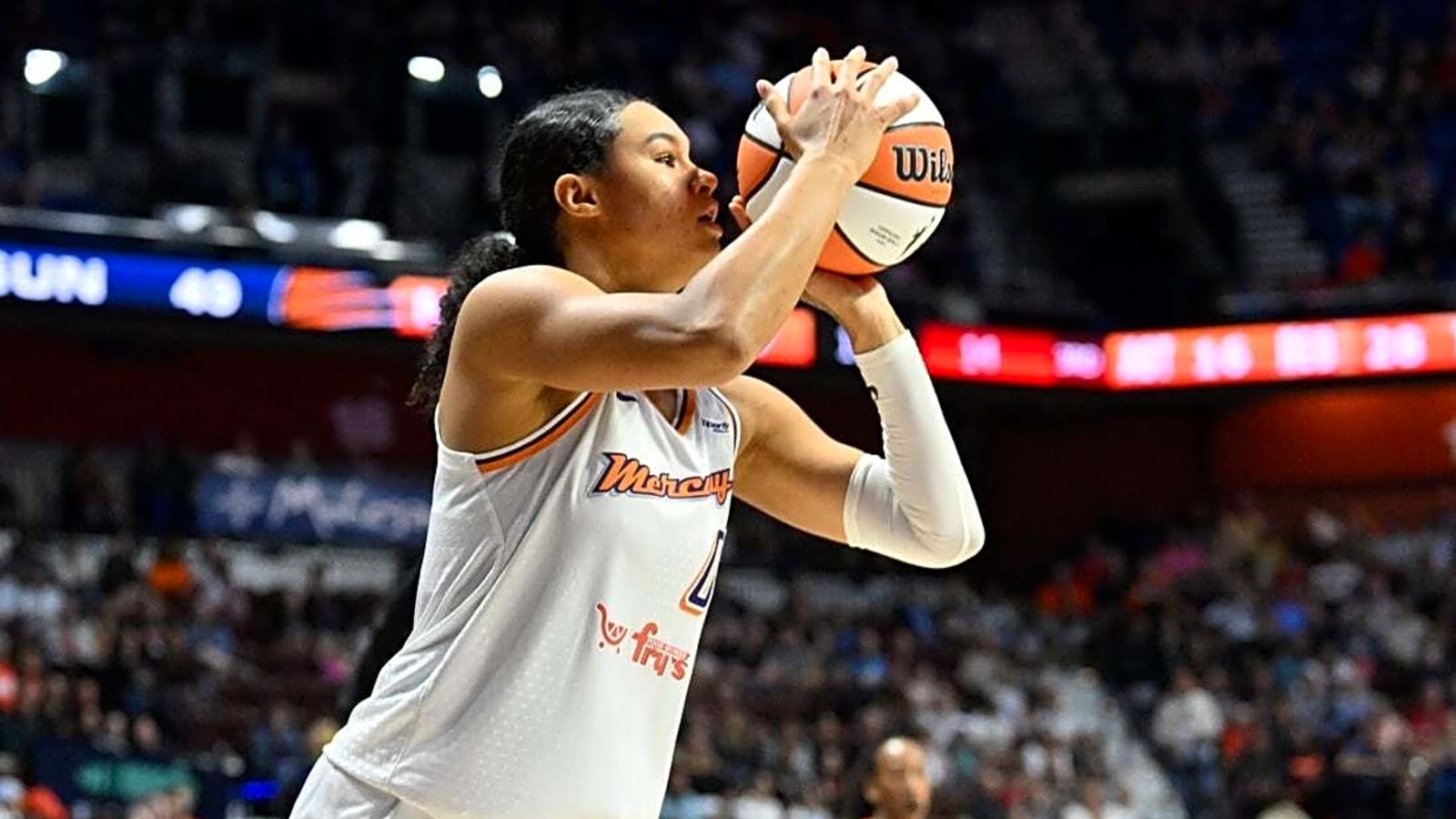 Mercury put win streak up against turnover-prone Sky