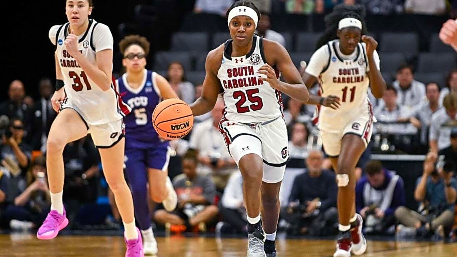 Joyce Edwards, No. 1 South Carolina rout TCU, charge into Final Four