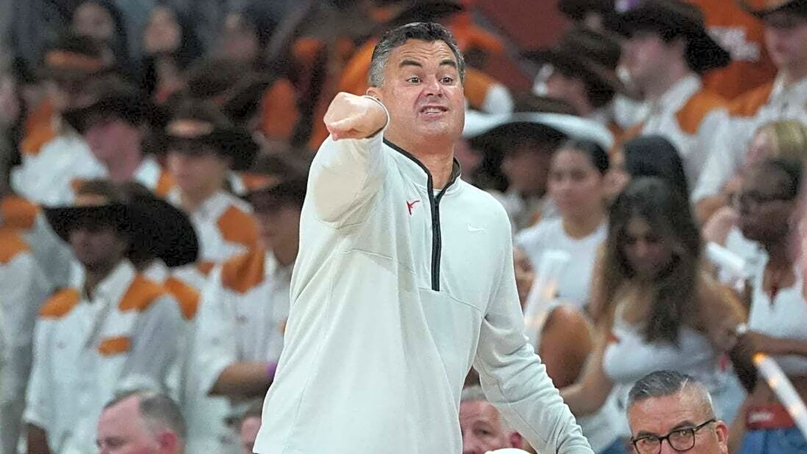 Tramon Mark, Texas trounce Chaminade in Maui losers bracket