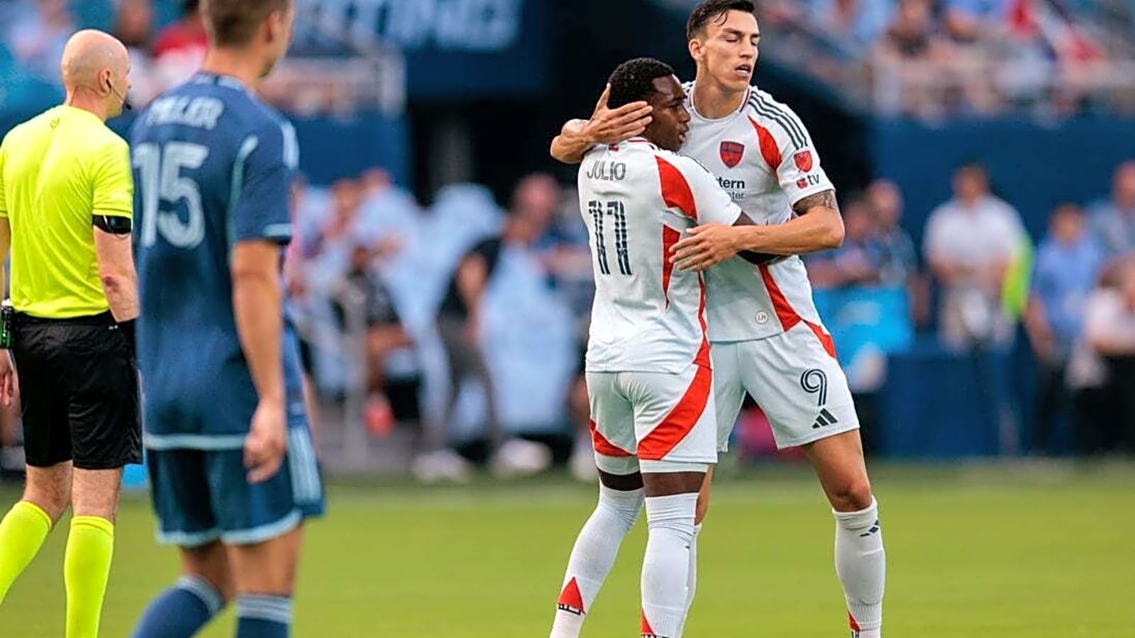Luciano Acosta&#39;s brace gives FC Dallas win over Sporting KC