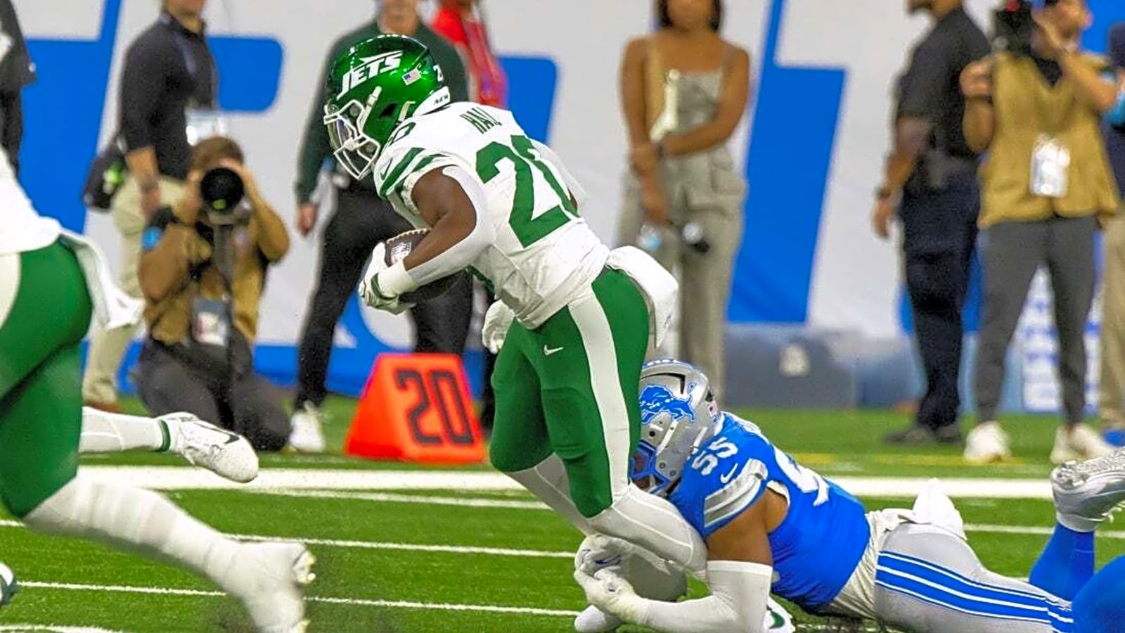 Jets RB Breece Hall out with thigh injury