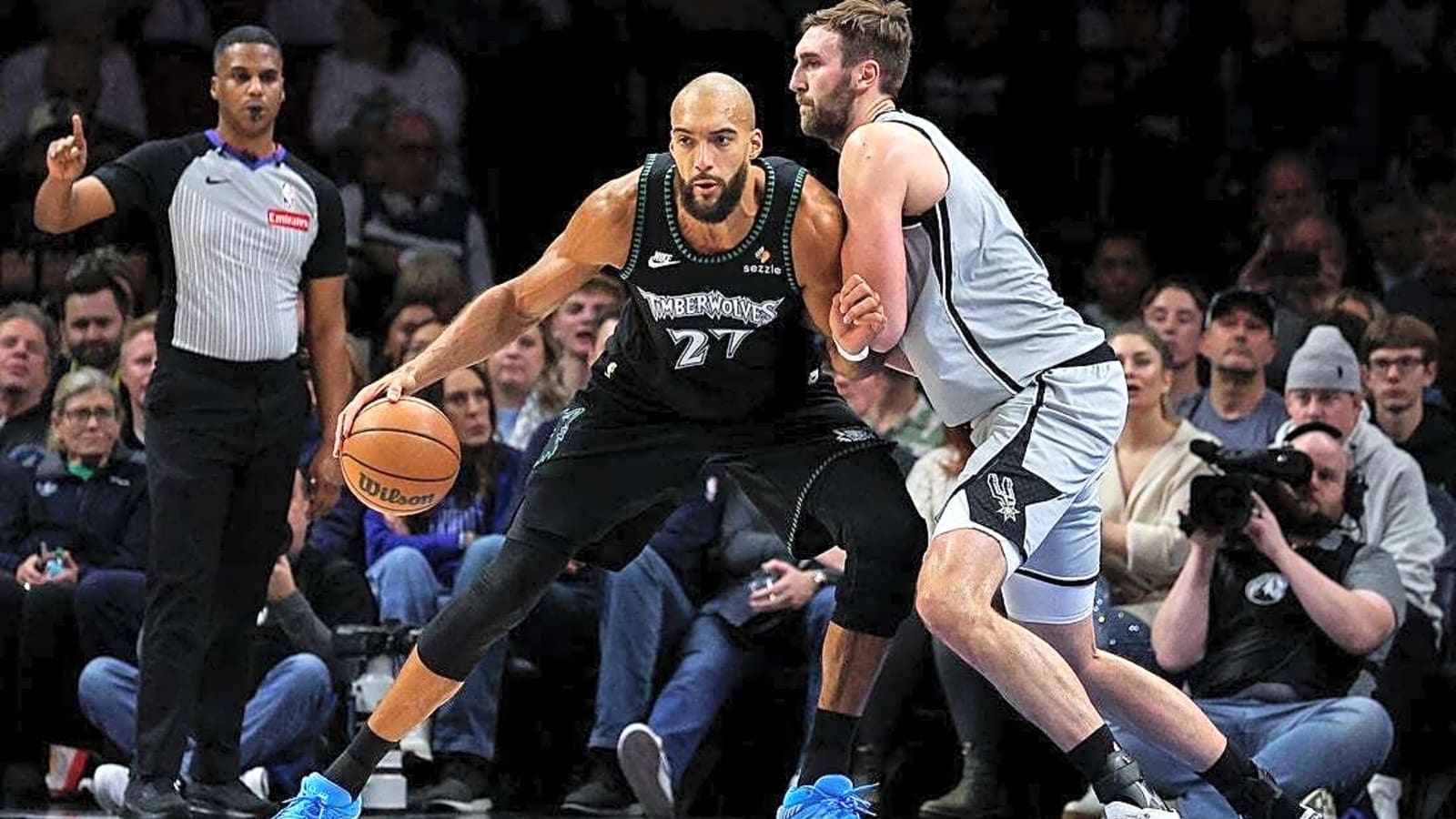 Timberwolves ride big fourth quarter to down Spurs
