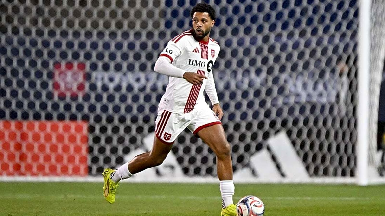 Rapids acquire D Kosi Thompson from Toronto FC